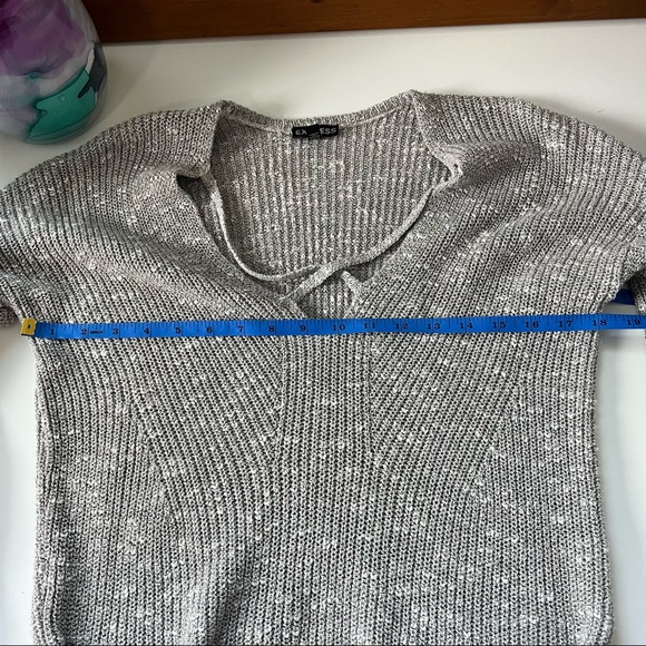 Express Sweater - Picture 2 of 7